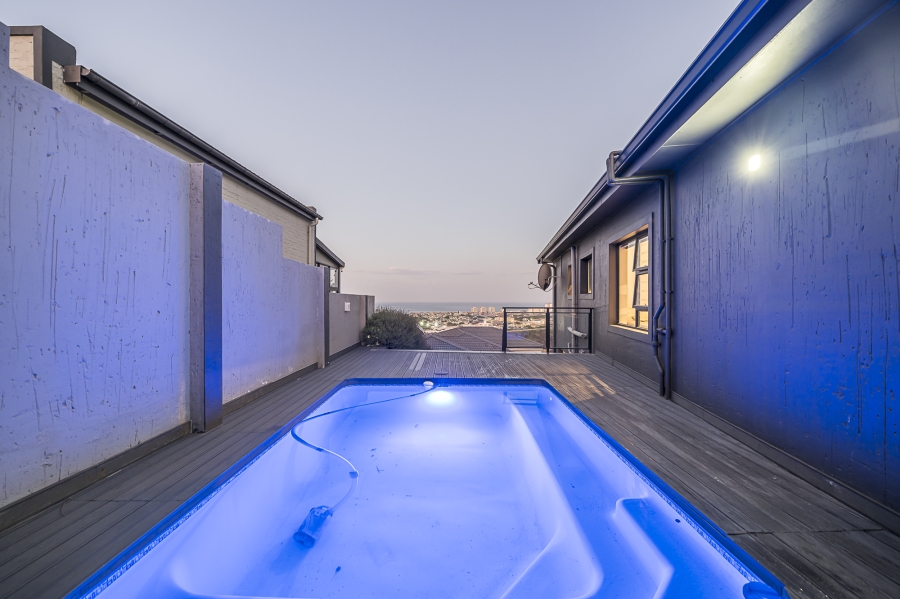 5 Bedroom Property for Sale in Island View Western Cape
